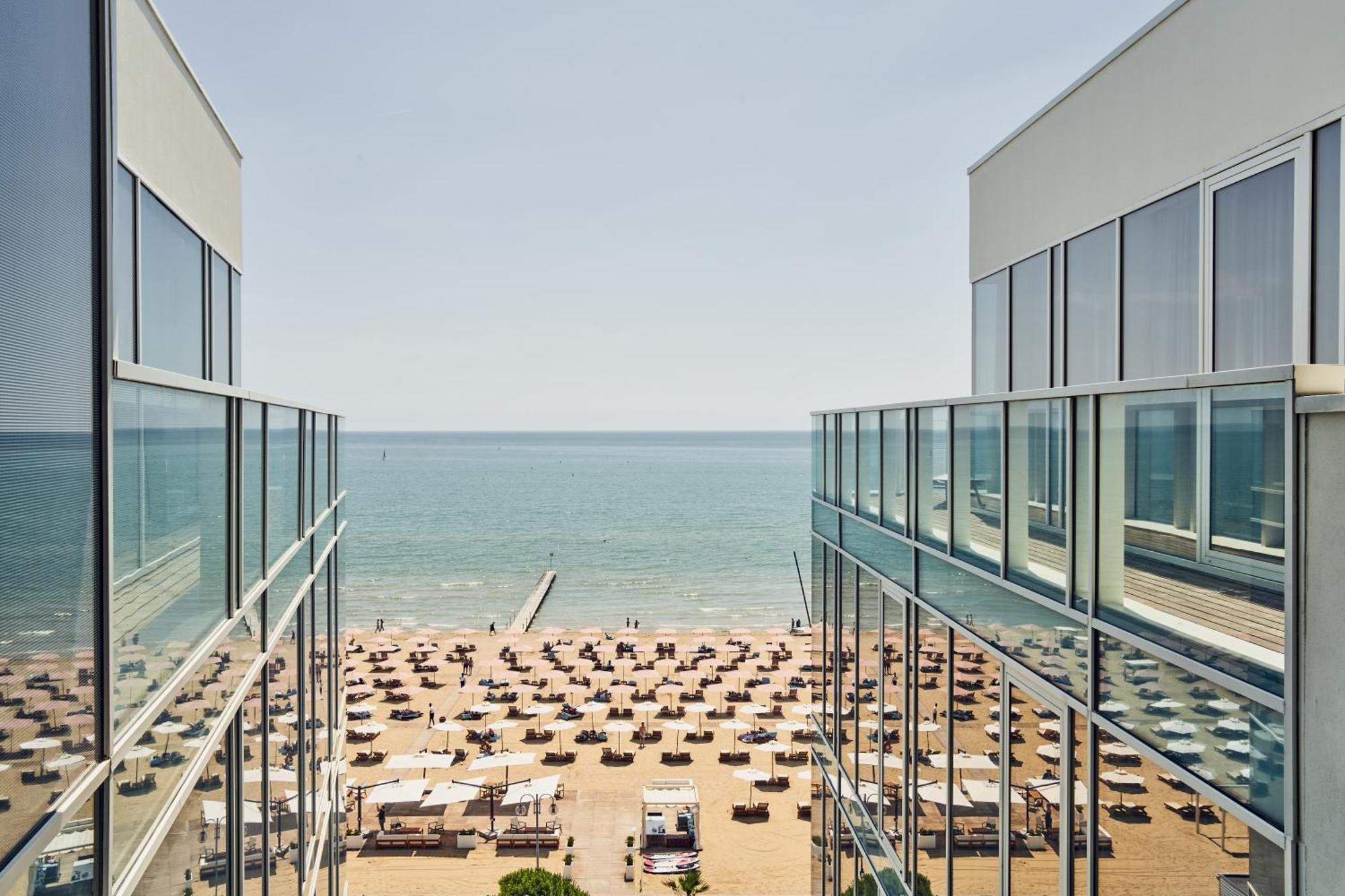 福克斯坦恩耶索洛酒店&Spa 利多迪迪耶索洛 外观 照片 The beach at the hotel